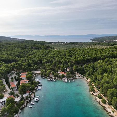 Villa Kalinic Milna  Exteriör bild